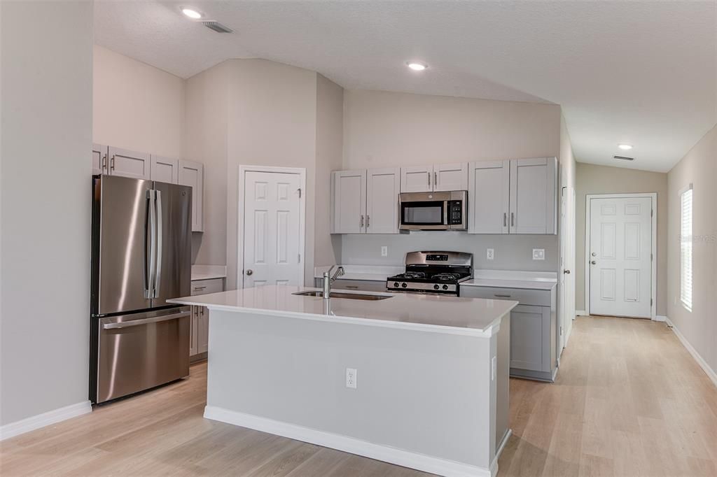 For Sale: $304,999 (3 beds, 2 baths, 1615 Square Feet)