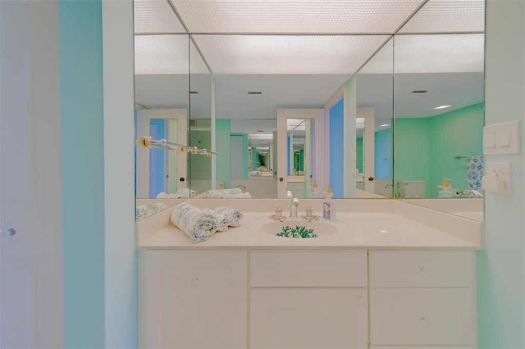 En Venta: $375,000 (2 camas, 2 baños, 1385 Pies cuadrados)