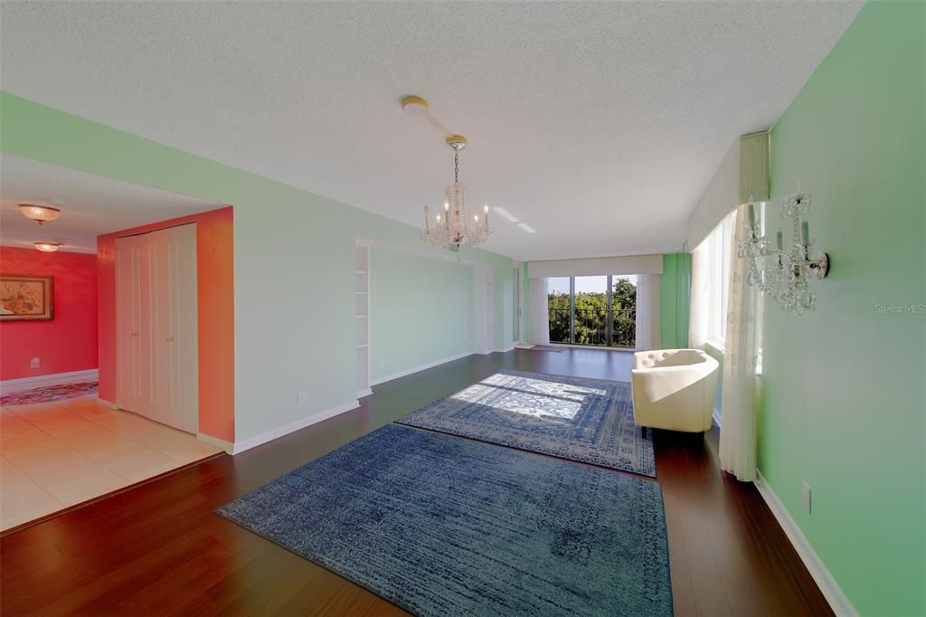 En Venta: $375,000 (2 camas, 2 baños, 1385 Pies cuadrados)