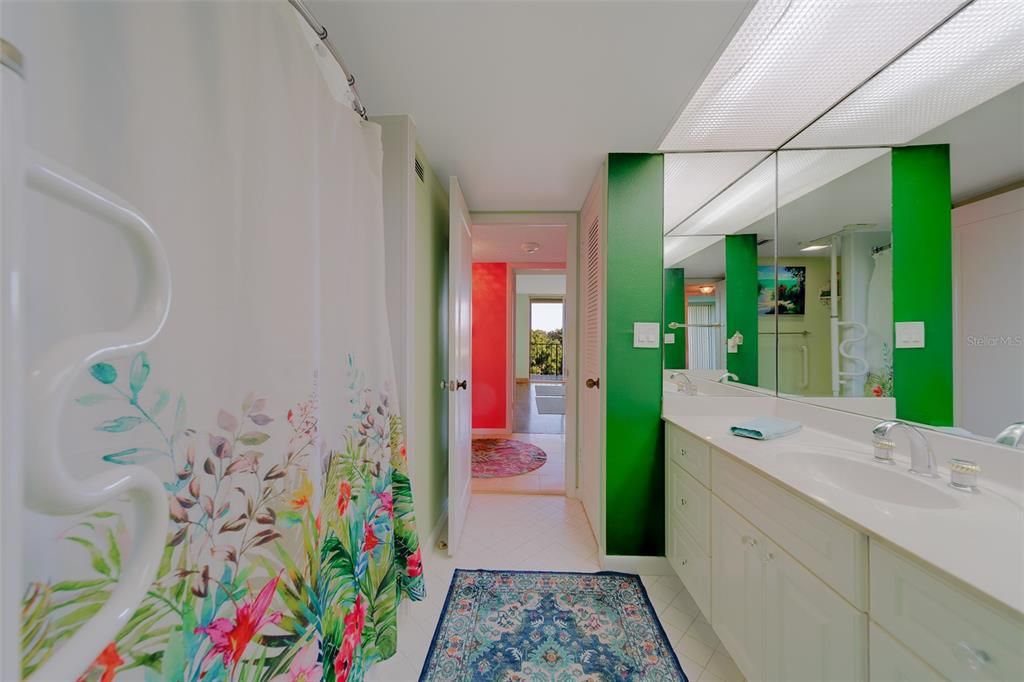 En Venta: $375,000 (2 camas, 2 baños, 1385 Pies cuadrados)