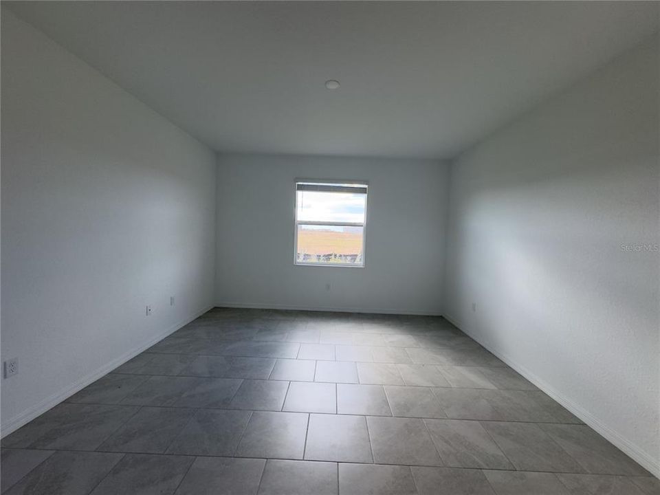 For Sale: $429,000 (3 beds, 3 baths, 2201 Square Feet)