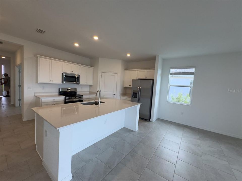 For Sale: $429,000 (3 beds, 3 baths, 2201 Square Feet)