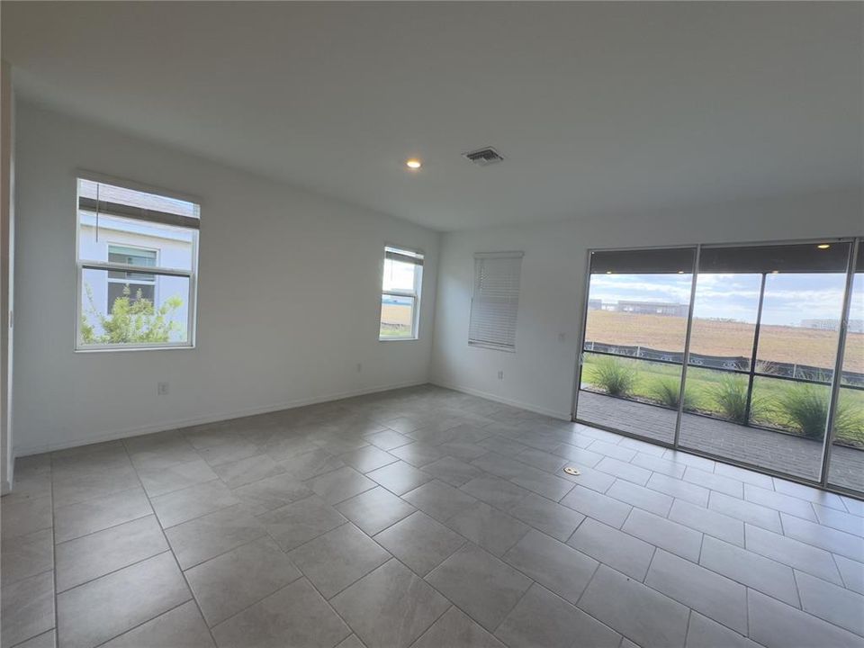 For Sale: $429,000 (3 beds, 3 baths, 2201 Square Feet)