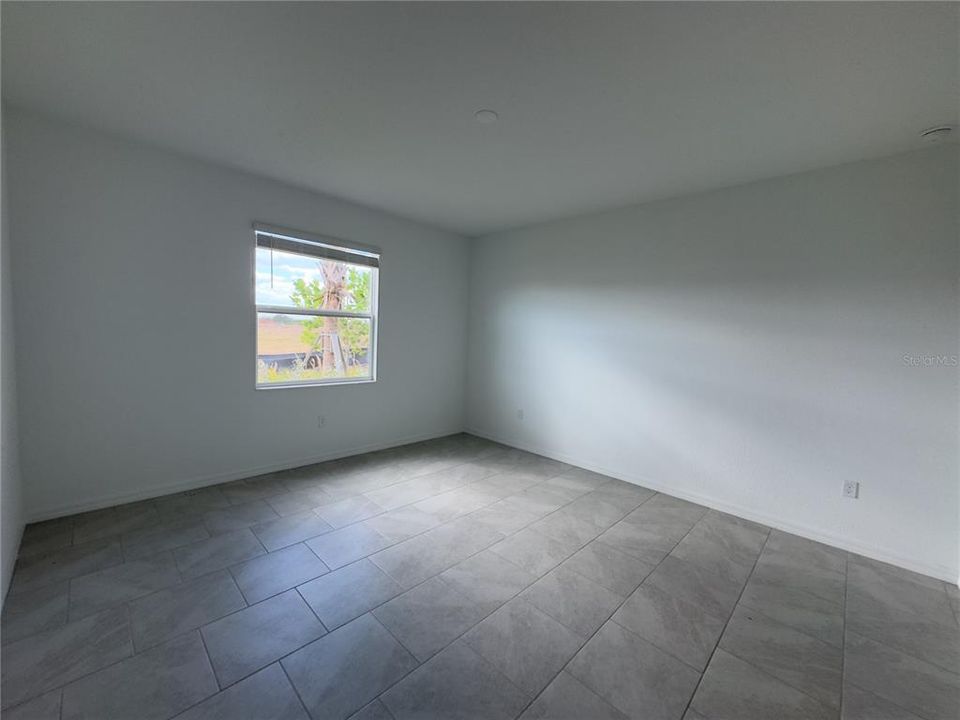 For Sale: $429,000 (3 beds, 3 baths, 2201 Square Feet)