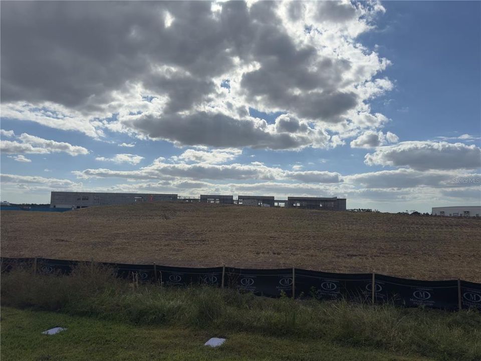 For Sale: $429,000 (3 beds, 3 baths, 2201 Square Feet)