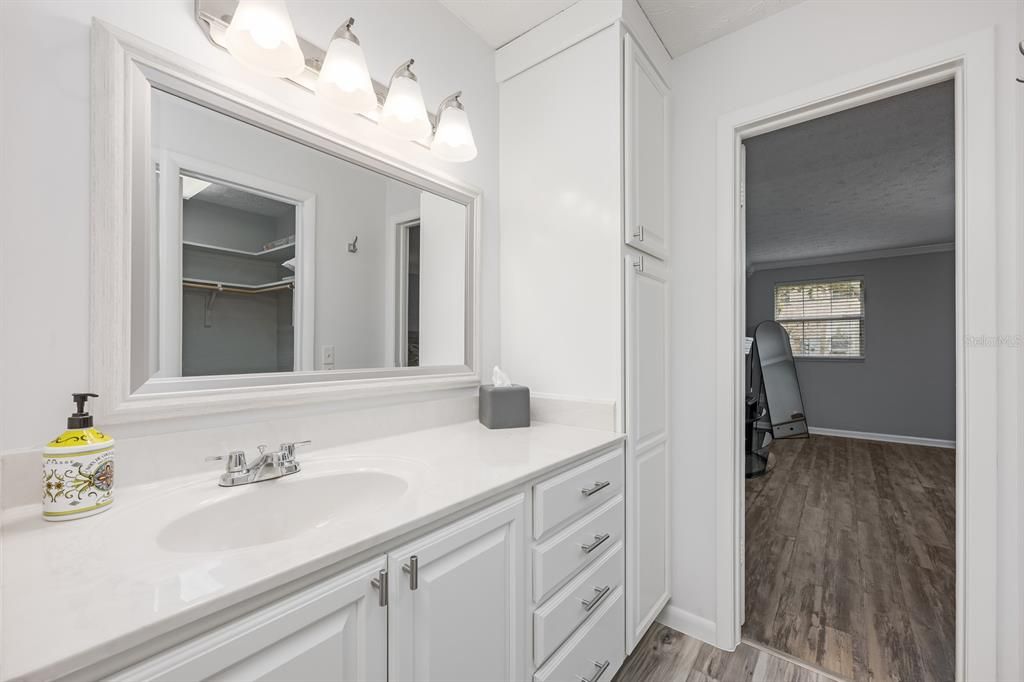 待售: $259,900 (2 贝兹, 2 浴室, 1400 平方英尺)