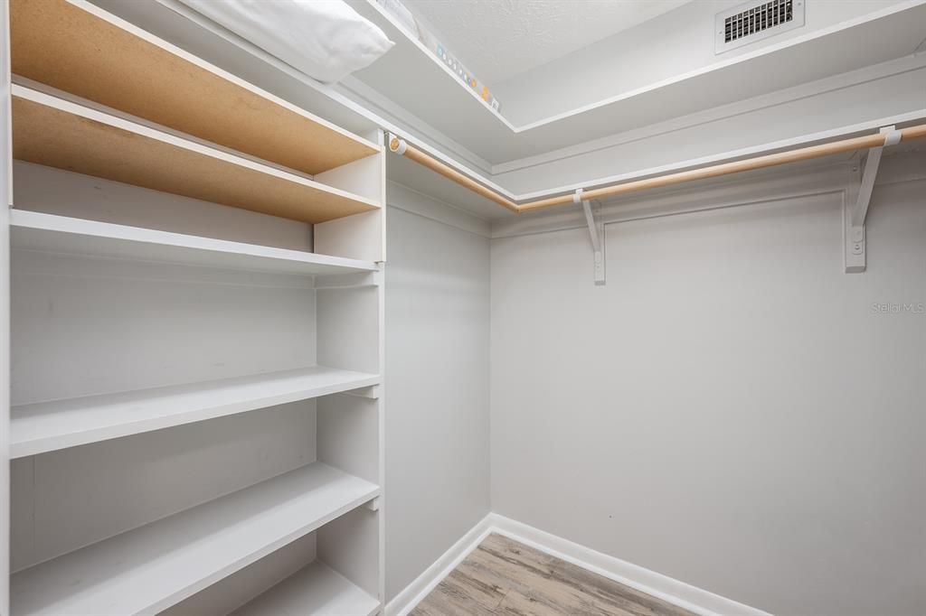 待售: $259,900 (2 贝兹, 2 浴室, 1400 平方英尺)