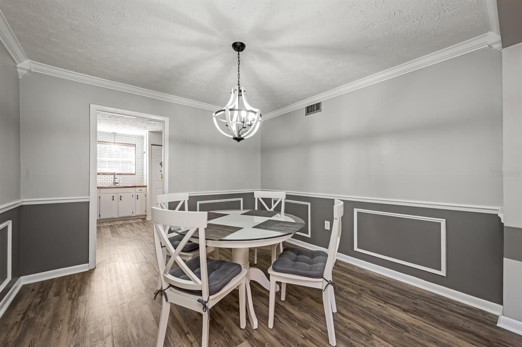 待售: $259,900 (2 贝兹, 2 浴室, 1400 平方英尺)