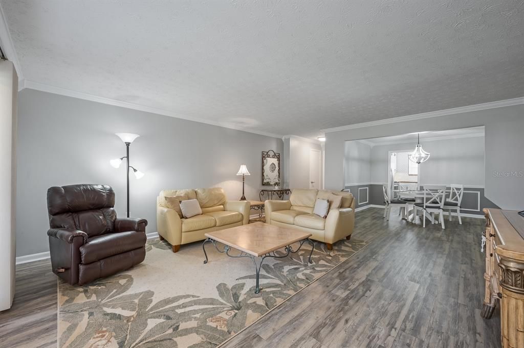 待售: $259,900 (2 贝兹, 2 浴室, 1400 平方英尺)