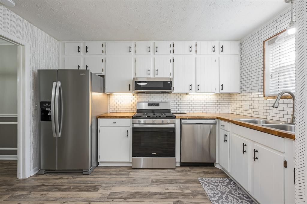 待售: $259,900 (2 贝兹, 2 浴室, 1400 平方英尺)