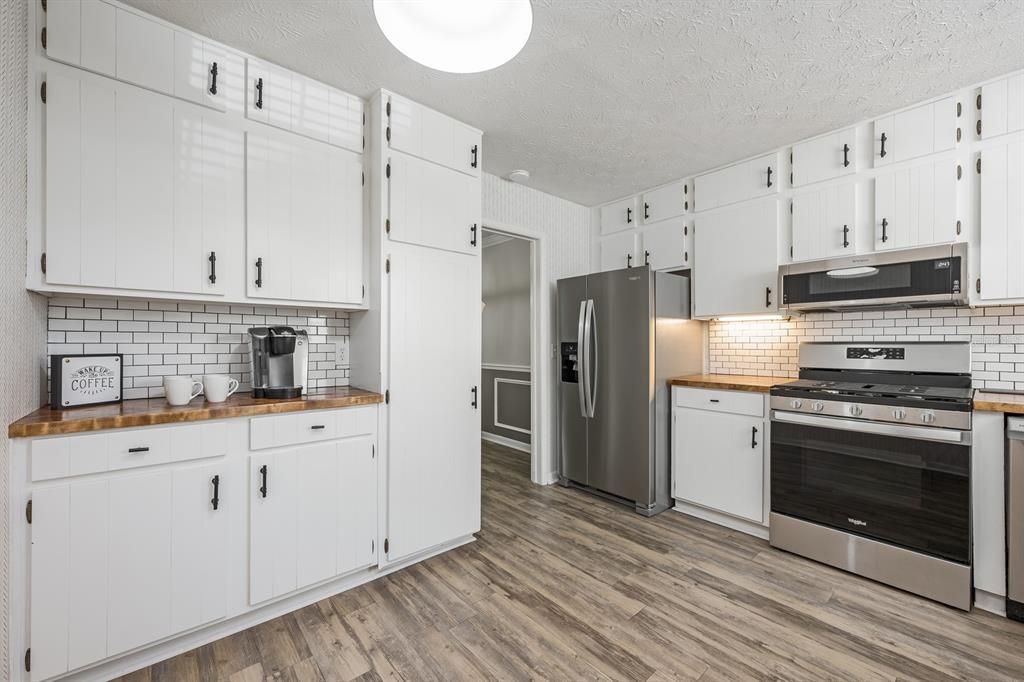 待售: $259,900 (2 贝兹, 2 浴室, 1400 平方英尺)