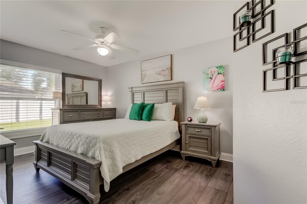 Под контрактом: $639,900 (3 спален, 2 ванн, 2026 Квадратных фут)