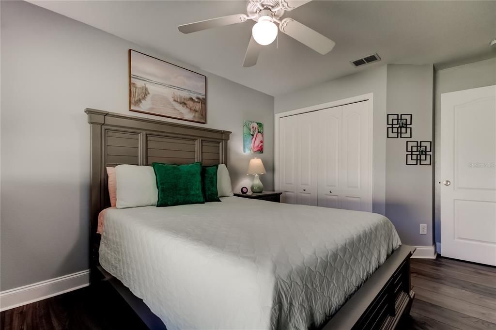 Под контрактом: $639,900 (3 спален, 2 ванн, 2026 Квадратных фут)