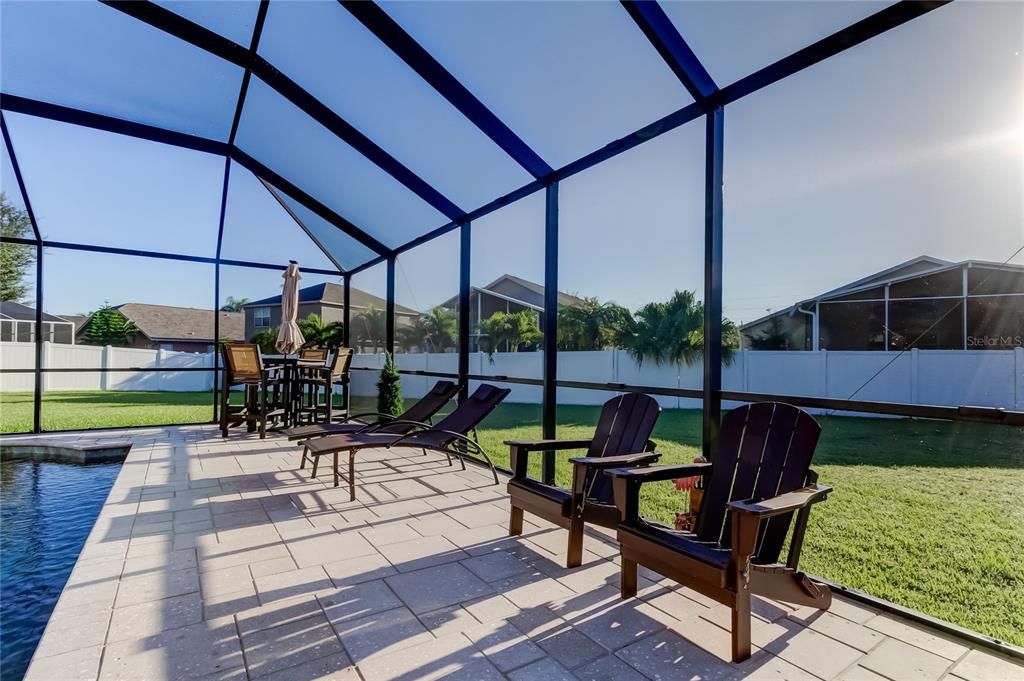 Под контрактом: $639,900 (3 спален, 2 ванн, 2026 Квадратных фут)