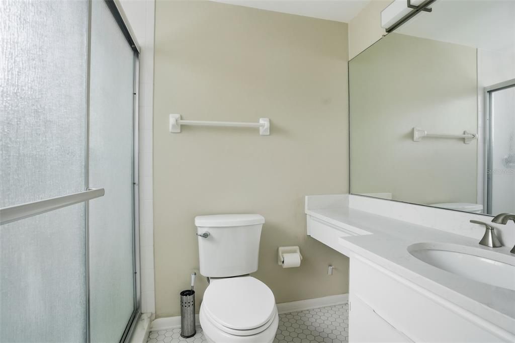 На продажу: $299,000 (2 спален, 2 ванн, 787 Квадратных фут)