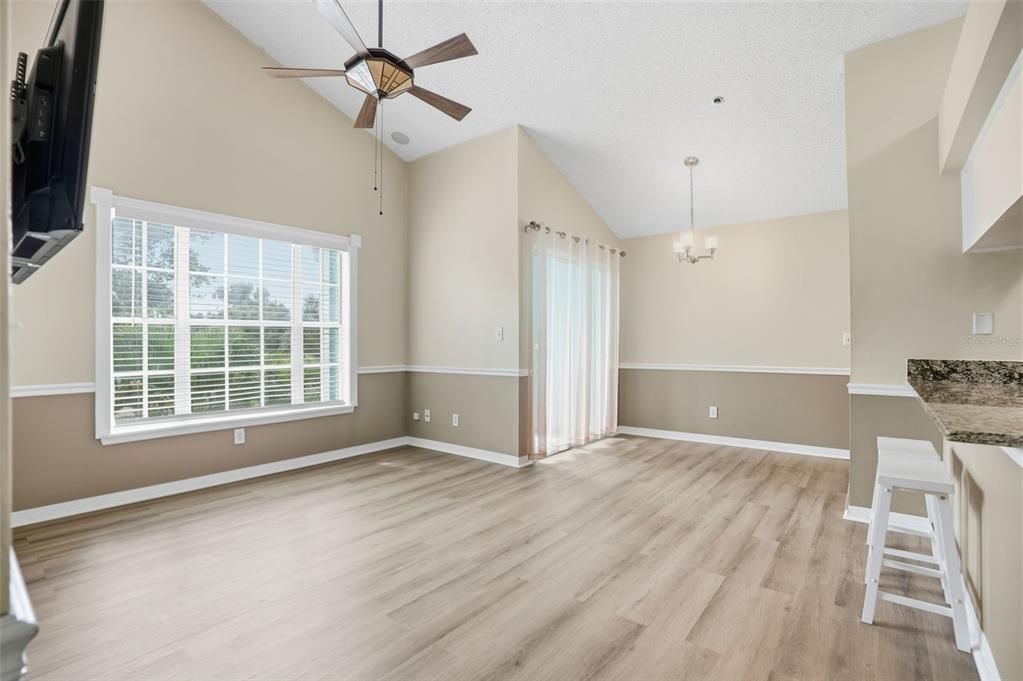 На продажу: $299,000 (2 спален, 2 ванн, 787 Квадратных фут)