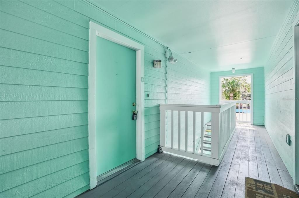 На продажу: $299,000 (2 спален, 2 ванн, 787 Квадратных фут)