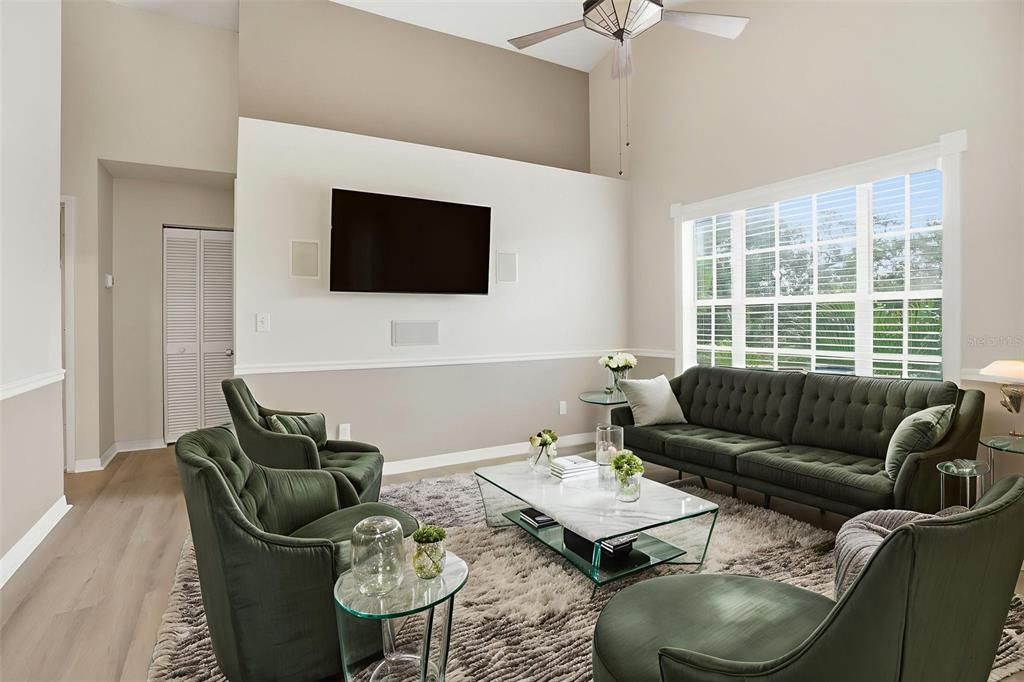 На продажу: $299,000 (2 спален, 2 ванн, 787 Квадратных фут)