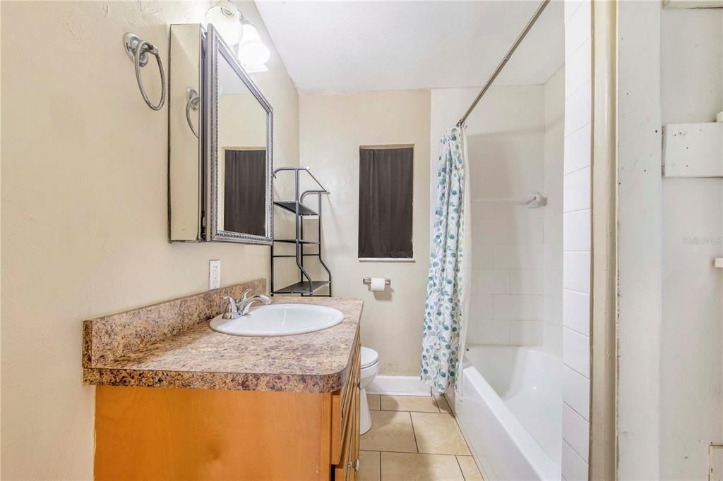 待售: $249,000 (3 贝兹, 1 浴室, 1022 平方英尺)