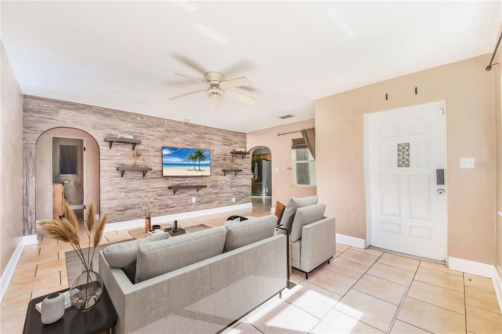 待售: $249,000 (3 贝兹, 1 浴室, 1022 平方英尺)