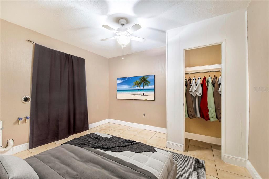 待售: $249,000 (3 贝兹, 1 浴室, 1022 平方英尺)