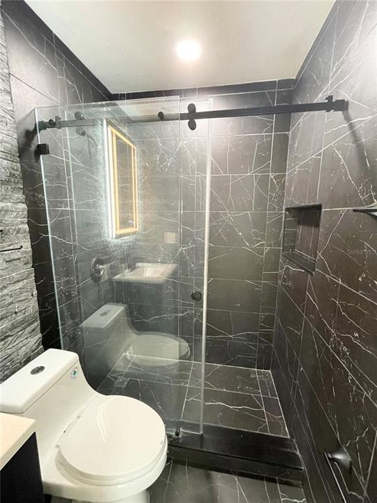 For Rent: $2,400 (2 beds, 1 baths, 940 Square Feet)