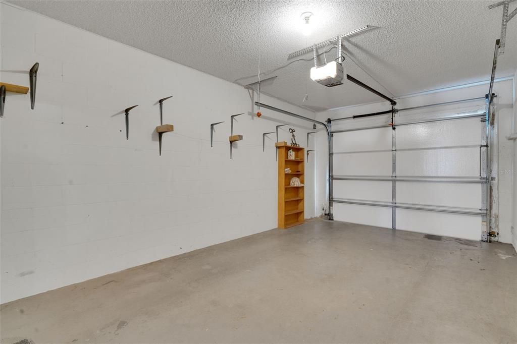 待售: $140,000 (2 贝兹, 2 浴室, 1369 平方英尺)