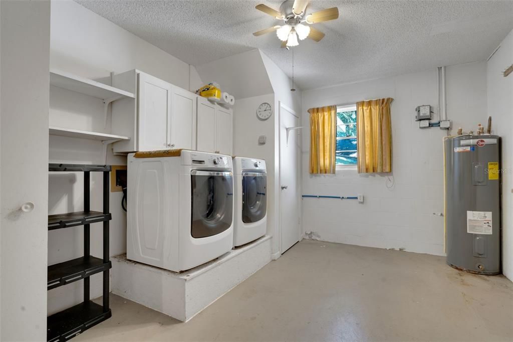 待售: $140,000 (2 贝兹, 2 浴室, 1369 平方英尺)