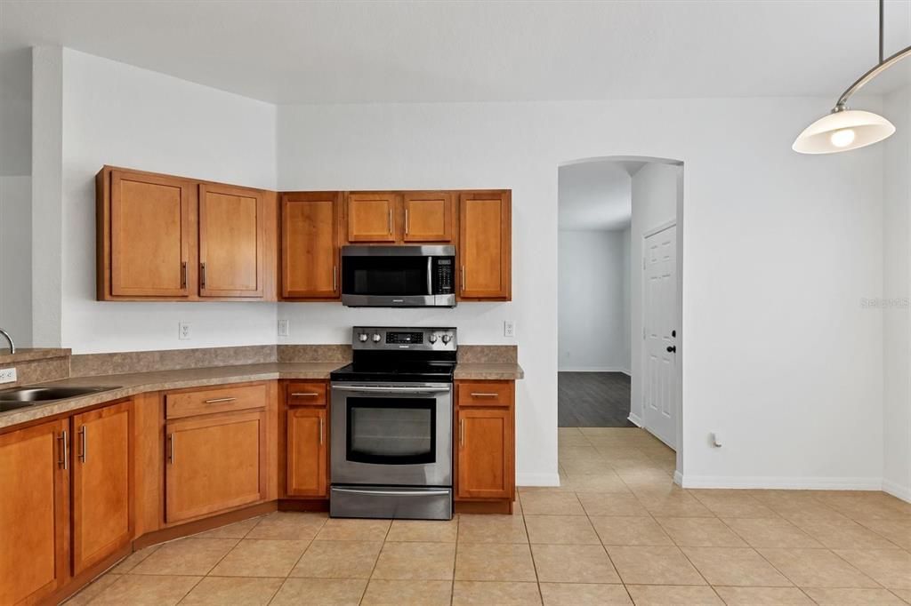 For Sale: $370,000 (3 beds, 2 baths, 1832 Square Feet)