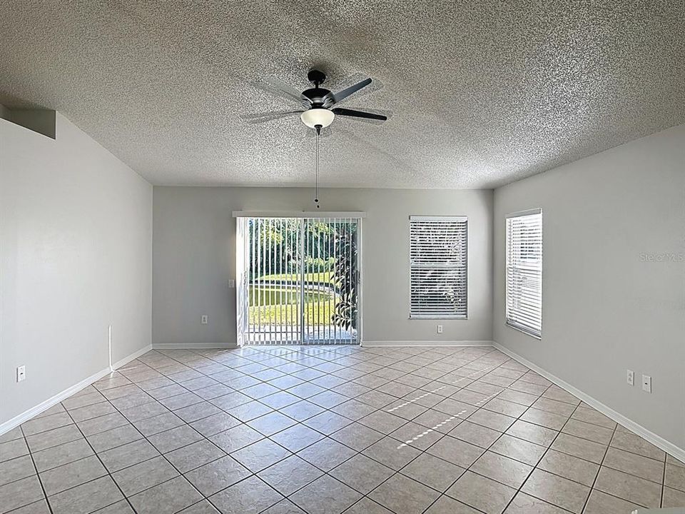 Active With Contract: $362,500 (4 beds, 2 baths, 1936 Square Feet)