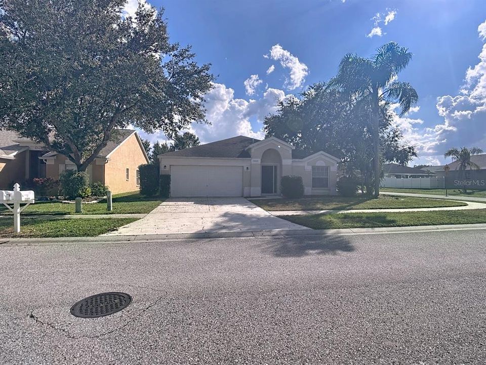Active With Contract: $362,500 (4 beds, 2 baths, 1936 Square Feet)