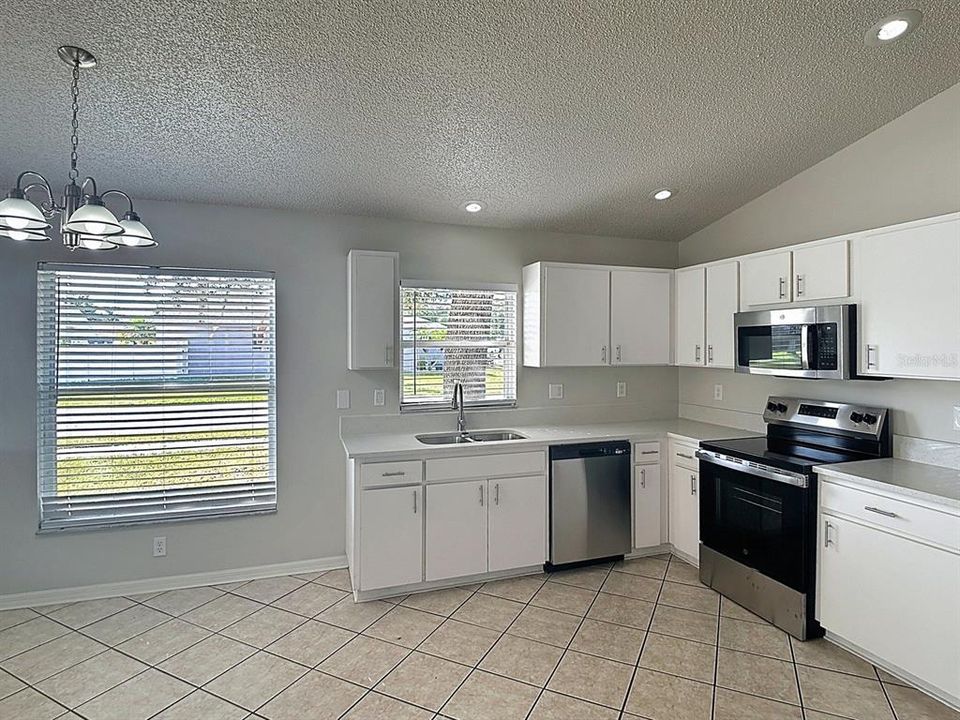 Active With Contract: $362,500 (4 beds, 2 baths, 1936 Square Feet)