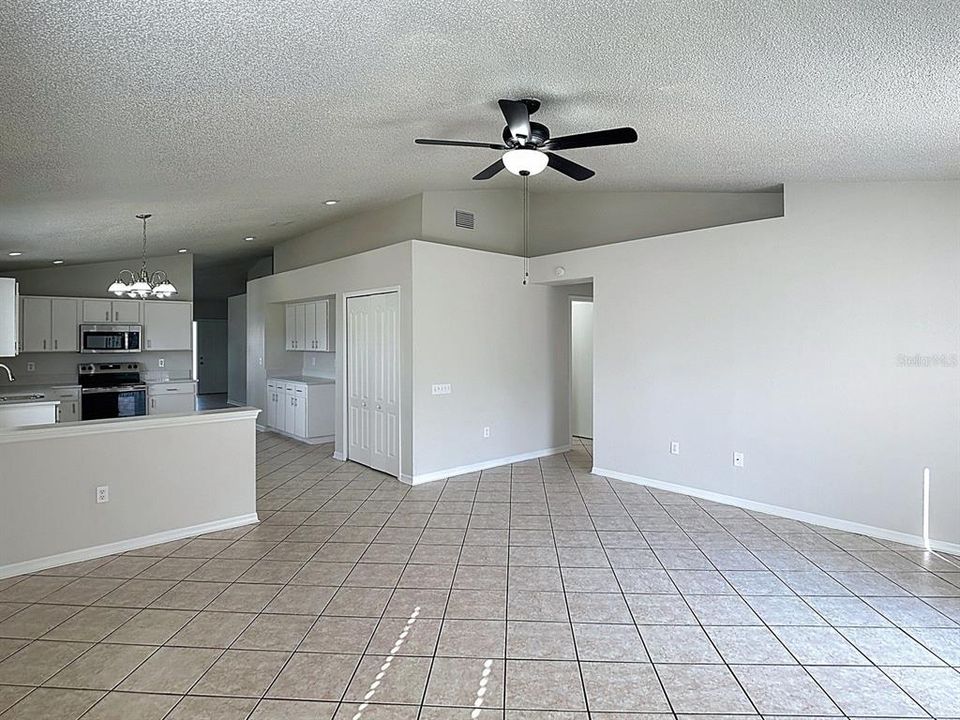 Active With Contract: $362,500 (4 beds, 2 baths, 1936 Square Feet)