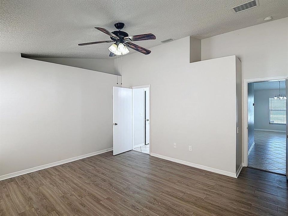 Active With Contract: $362,500 (4 beds, 2 baths, 1936 Square Feet)