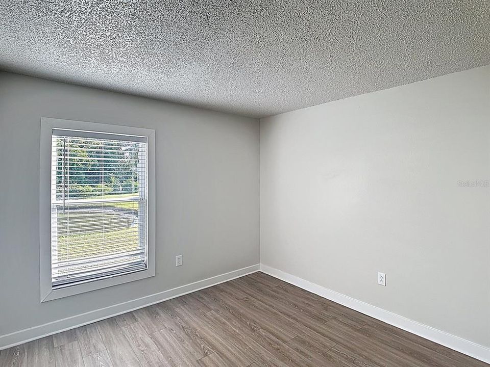 Active With Contract: $362,500 (4 beds, 2 baths, 1936 Square Feet)