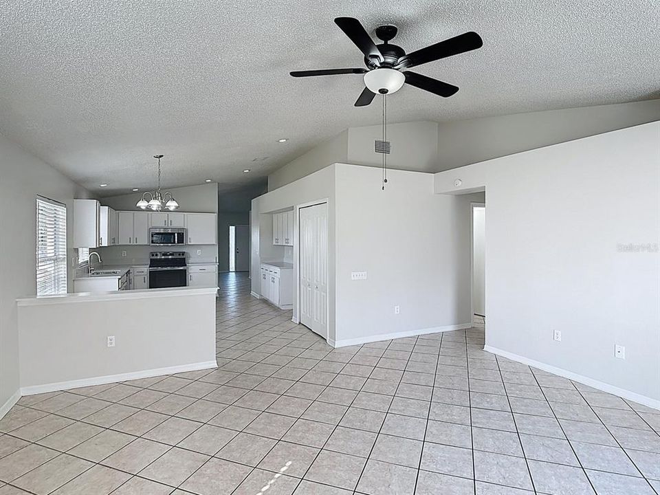 Active With Contract: $362,500 (4 beds, 2 baths, 1936 Square Feet)