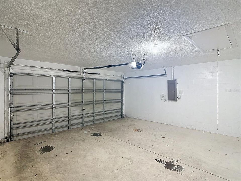 Active With Contract: $362,500 (4 beds, 2 baths, 1936 Square Feet)