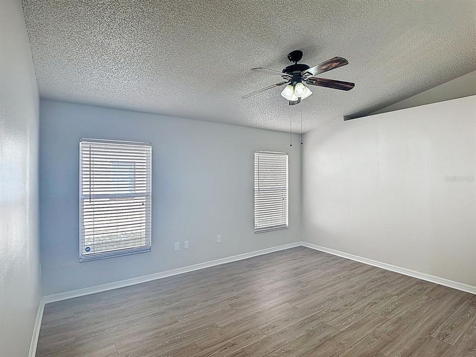 Active With Contract: $362,500 (4 beds, 2 baths, 1936 Square Feet)