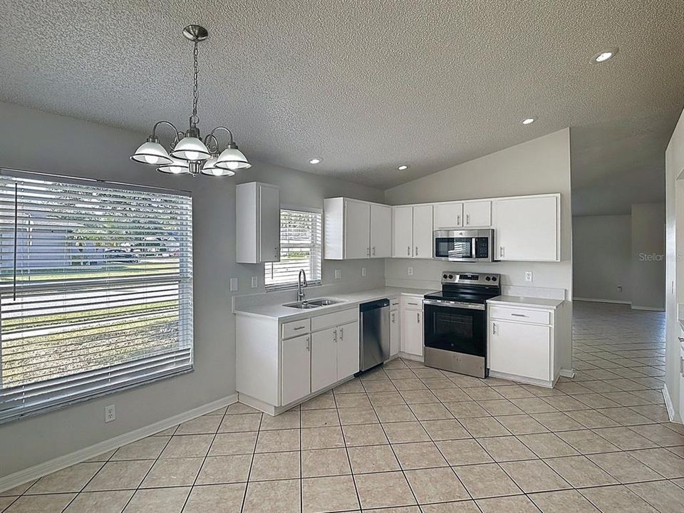 Active With Contract: $362,500 (4 beds, 2 baths, 1936 Square Feet)