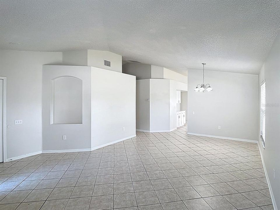 Active With Contract: $362,500 (4 beds, 2 baths, 1936 Square Feet)