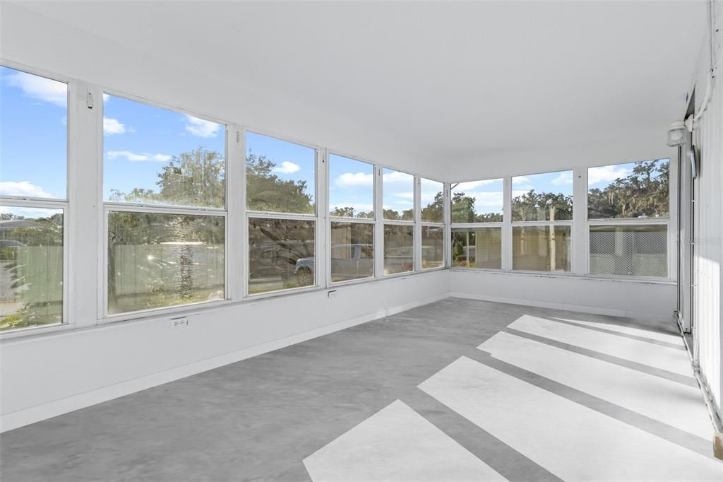 待售: $195,000 (2 贝兹, 2 浴室, 960 平方英尺)