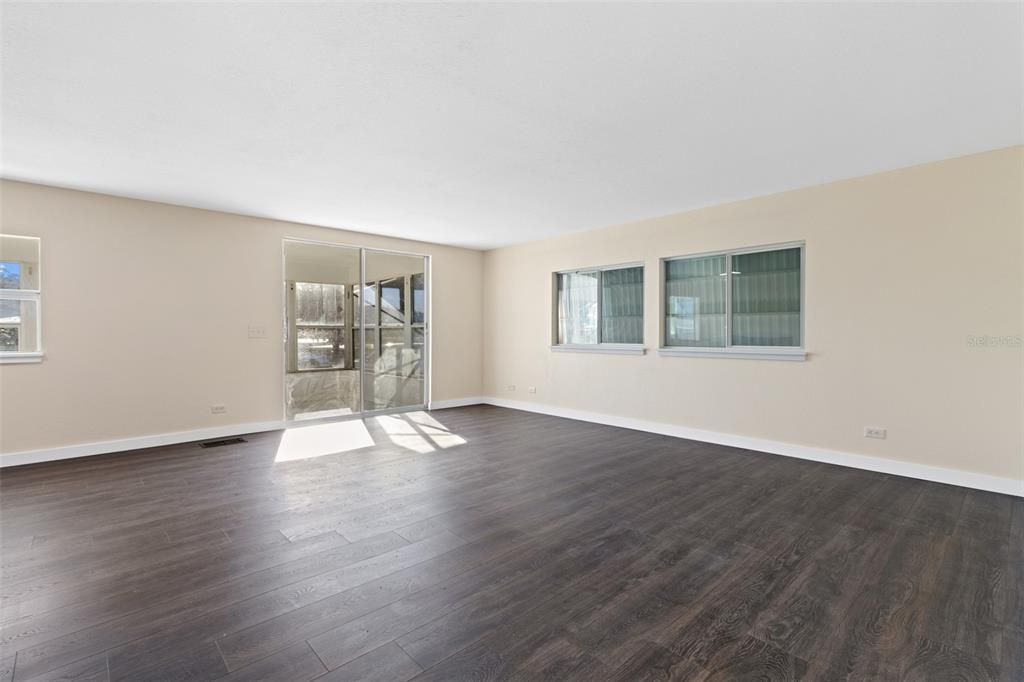 待售: $195,000 (2 贝兹, 2 浴室, 960 平方英尺)