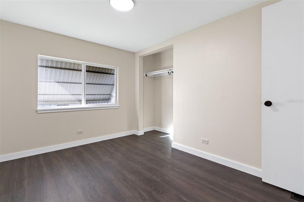 待售: $195,000 (2 贝兹, 2 浴室, 960 平方英尺)