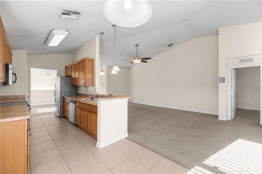 For Sale: $205,000 (2 beds, 2 baths, 1827 Square Feet)