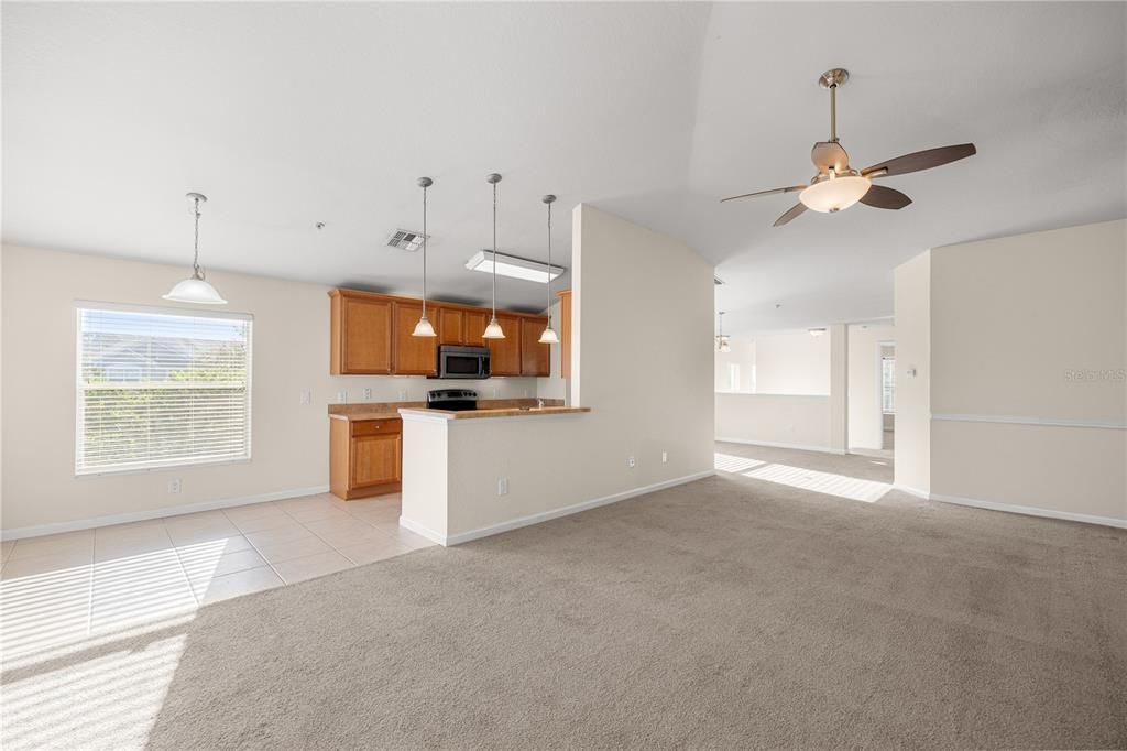 For Sale: $205,000 (2 beds, 2 baths, 1827 Square Feet)