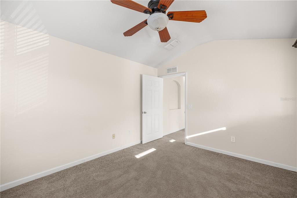 For Sale: $205,000 (2 beds, 2 baths, 1827 Square Feet)