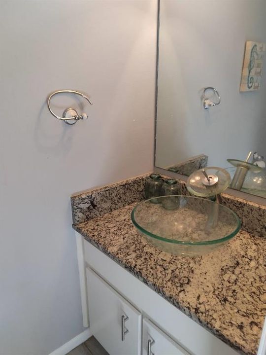 For Rent: $1,600 (2 beds, 2 baths, 1250 Square Feet)