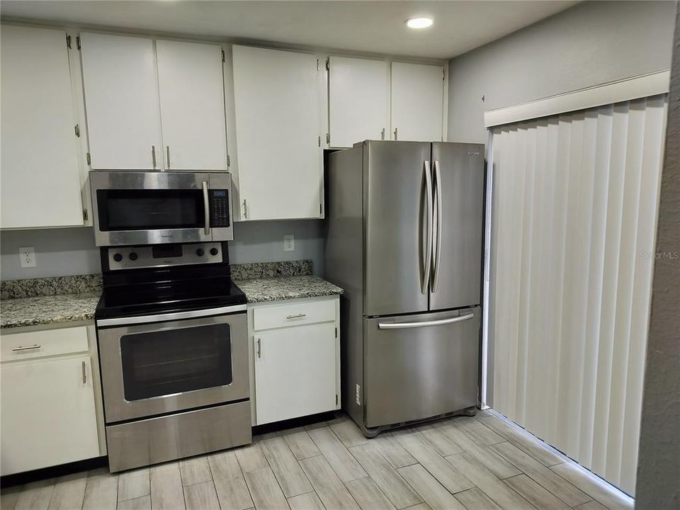 For Rent: $1,600 (2 beds, 2 baths, 1250 Square Feet)