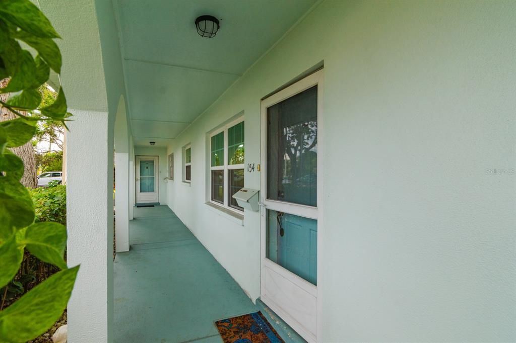 For Sale: $149,500 (2 beds, 2 baths, 1180 Square Feet)