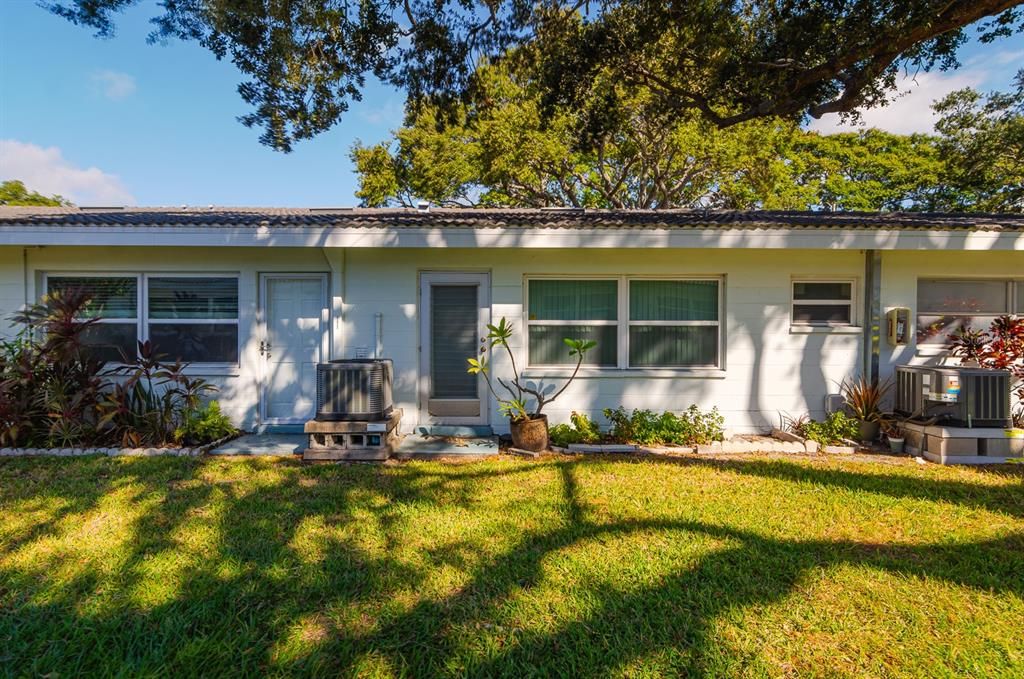 For Sale: $149,500 (2 beds, 2 baths, 1180 Square Feet)